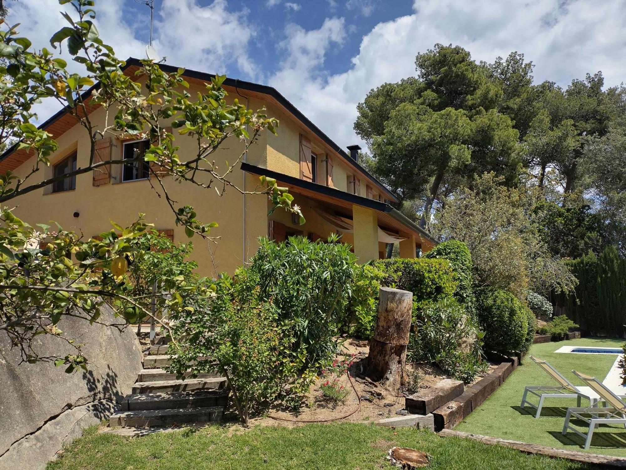 Casa Feliz Villa Sant Cebria de Vallalta Exterior photo