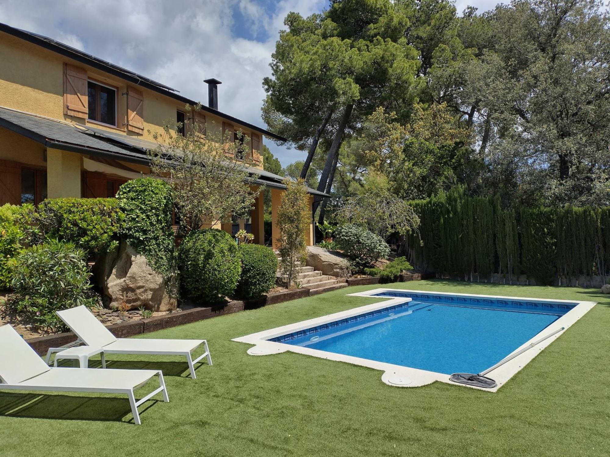 Casa Feliz Villa Sant Cebria de Vallalta Exterior photo