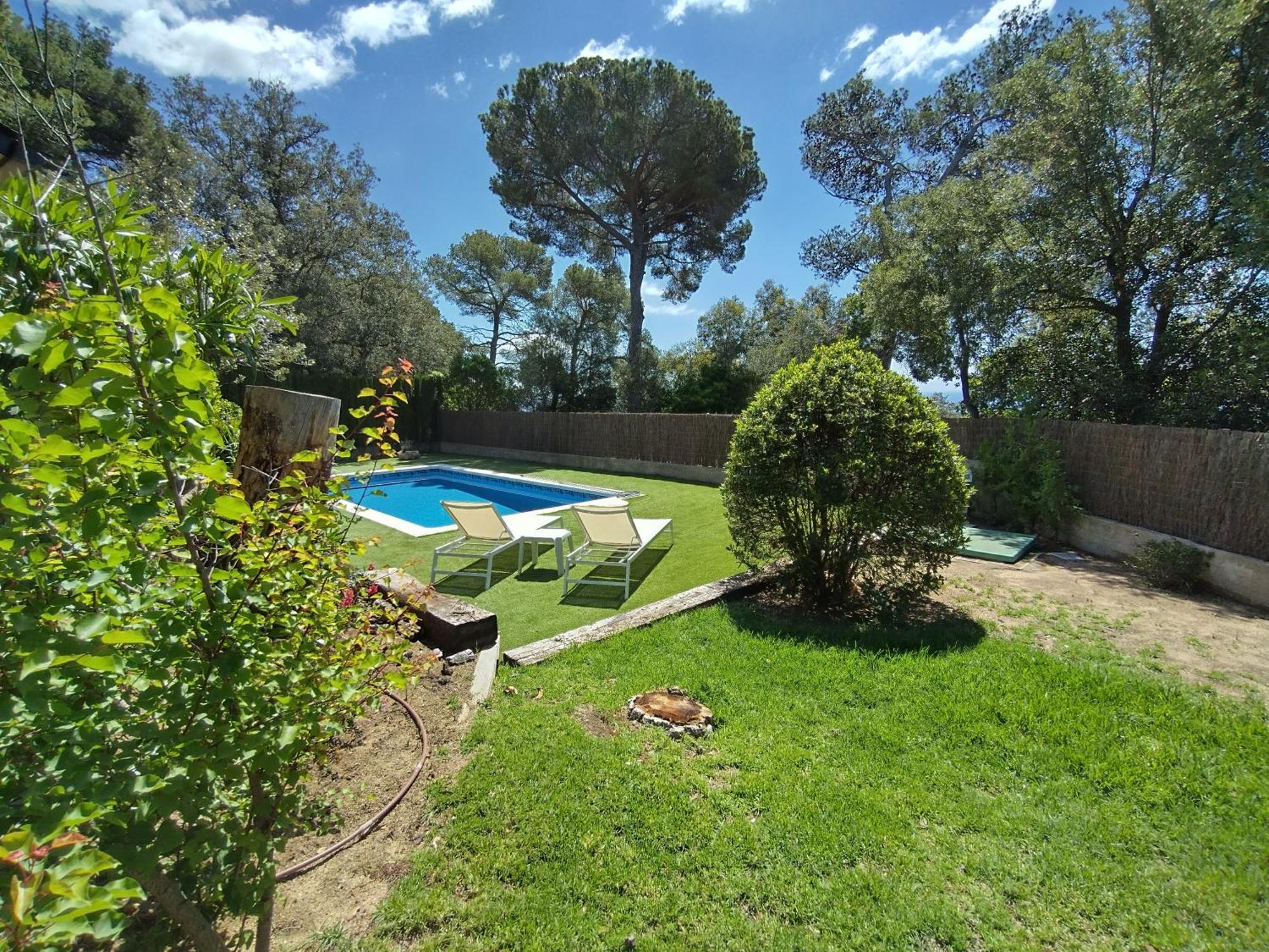 Casa Feliz Villa Sant Cebria de Vallalta Exterior photo